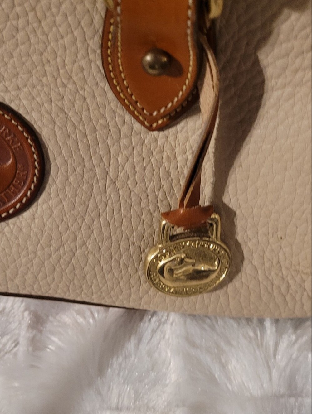 VTG Dooney & Bourke Tan Pebble LeatherTrim Satchel - GUC - Picture 6 of 14